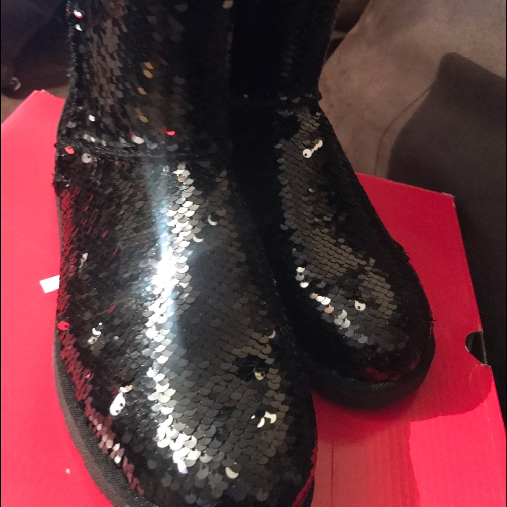 Brand New Black/Silver Boots